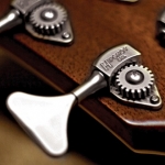 Cort akusztikus basszusgitár tokkal, Fishman elektronikával, matt natúr